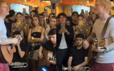 ACOMPAÑADO DE MARIACHIS, EL BRITÀNICO ED SHEERAN DA CONCIERTO GRATIS EN LA PLAZA GARIBALDI        